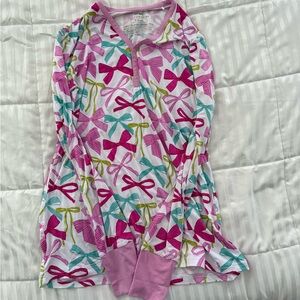 Little Sleepies Ribbons 🎀 and Bows Women’s Top | XS